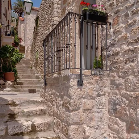 Arsenal - Hvar Old Town